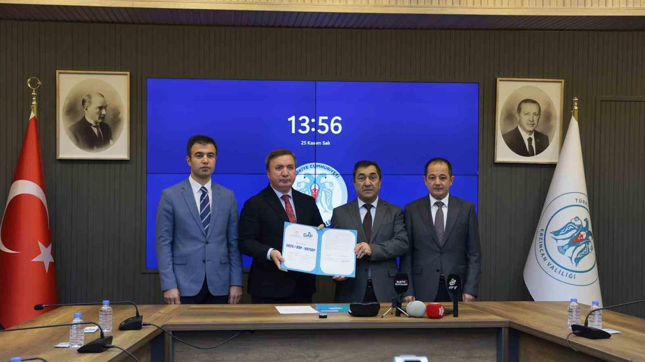 Erzincan'da Doğu Anadolu Projesi kapsamındaki 3 proje için protokol imza töreni düzenlendi.