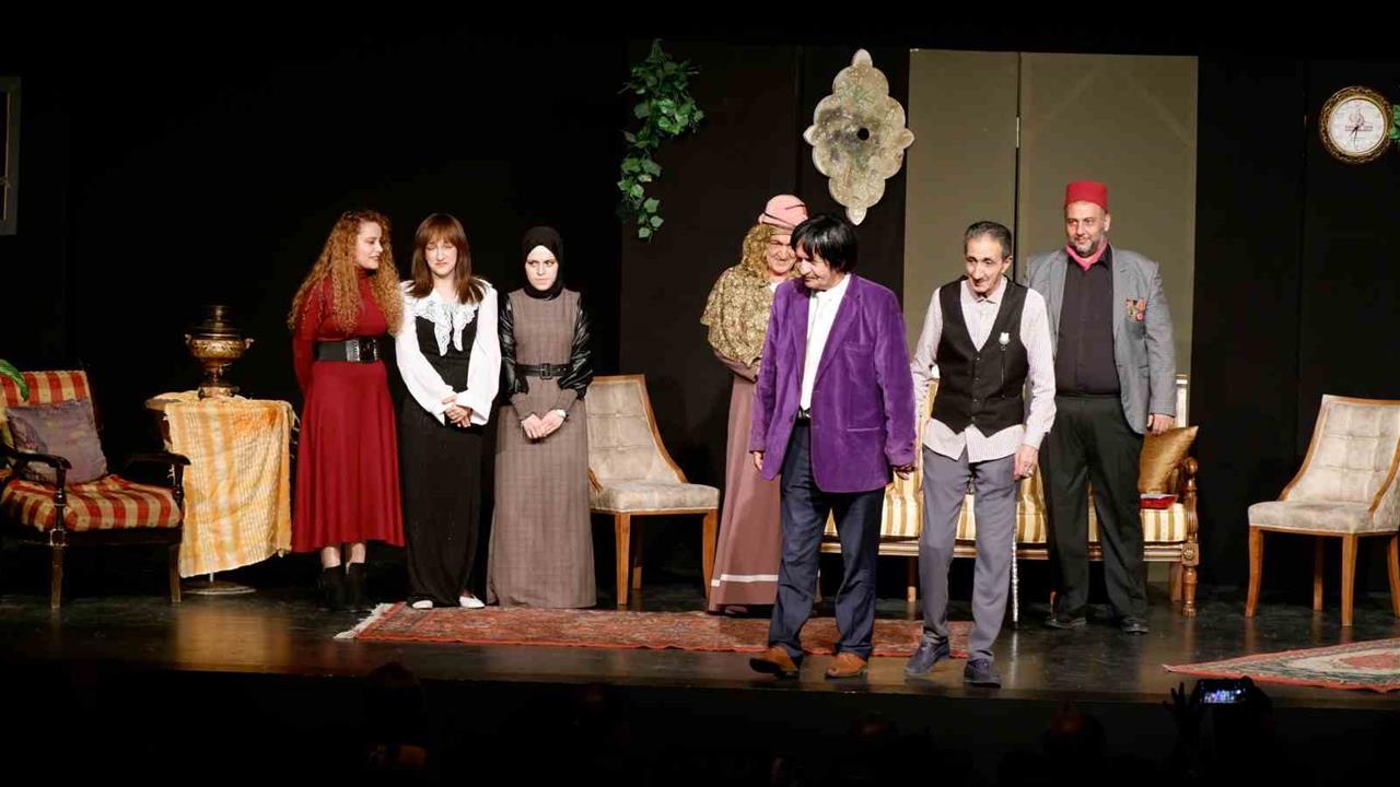 Erzurum'da Kılıbık Hayrullah Oyunu Tiyatroseverlerle Buluştu