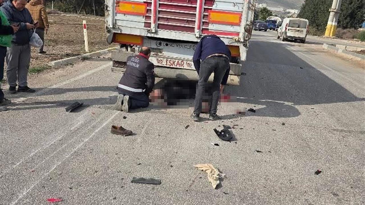 Hatay Antakya'da Tırla Çarpan Motosiklet Sürücüsü Hayatını Kaybetti