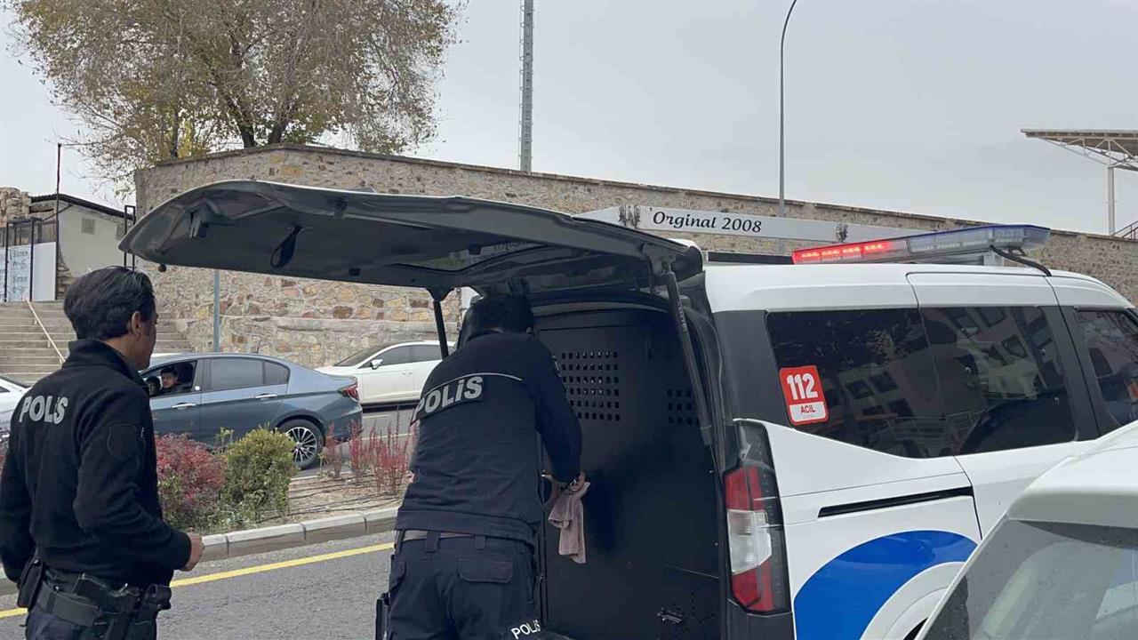 Nevşehir'de Eşinin Bıçakladığı Adam, Adliye Önünde Pompalı Tüfekle Bekledi