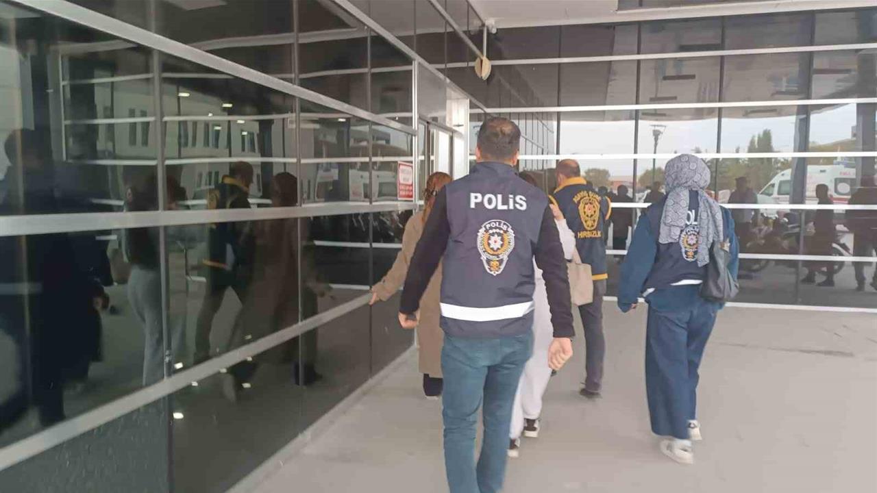 Adıyaman Merkez'de Masaj Salonlarına Yapılan Operasyonda 5 Kişi Gözaltına Alındı