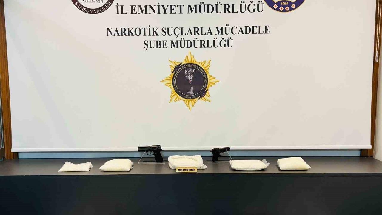 Samsun İlkadım'da Narkotik Polisi İki 'Zula' Evine Operasyon Düzenledi