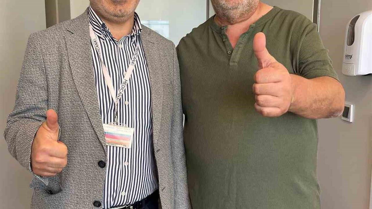 İzmir'de Trigeminal Nevralji Hastalığına Yakalanan Bir Kişi 3 Yıl Sonunda Kurtuldu