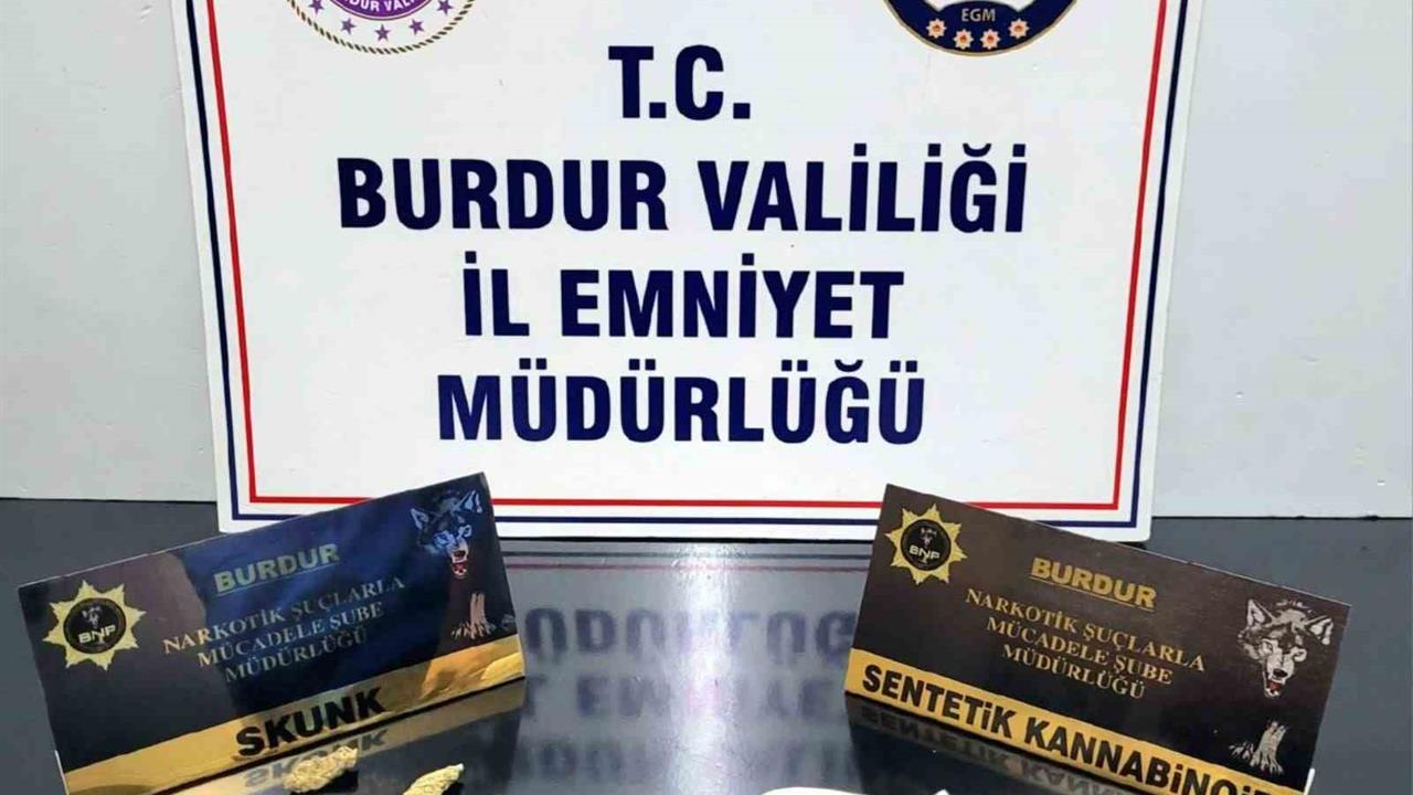 Burdur'da Narkotik Ekiplerinin Düzenlediği Operasyonda 2 Kişi Gözaltına Alındı