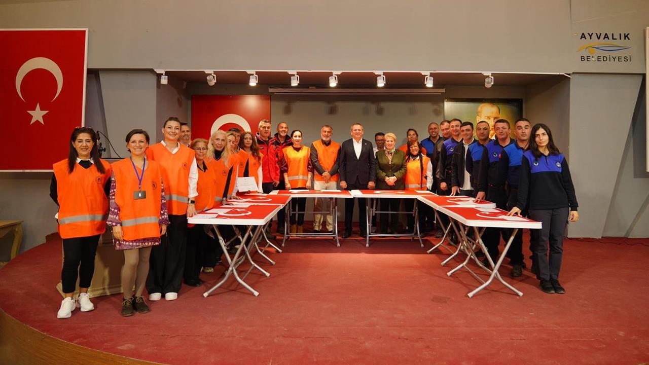 Balıkesir Ayvalık'ta Arama Kurtarma ve İlk Yardım Eğitimleri Başarıyla Gerçekleştirildi