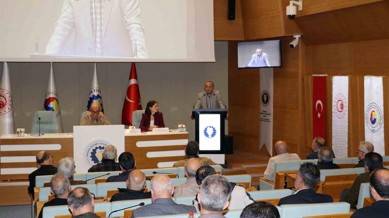 Manisa'da Ekonomi Üzerine Değerlendirmelerde Bulunan Başkan Yılmaz, Önemli Açıklamalarda Bulundu