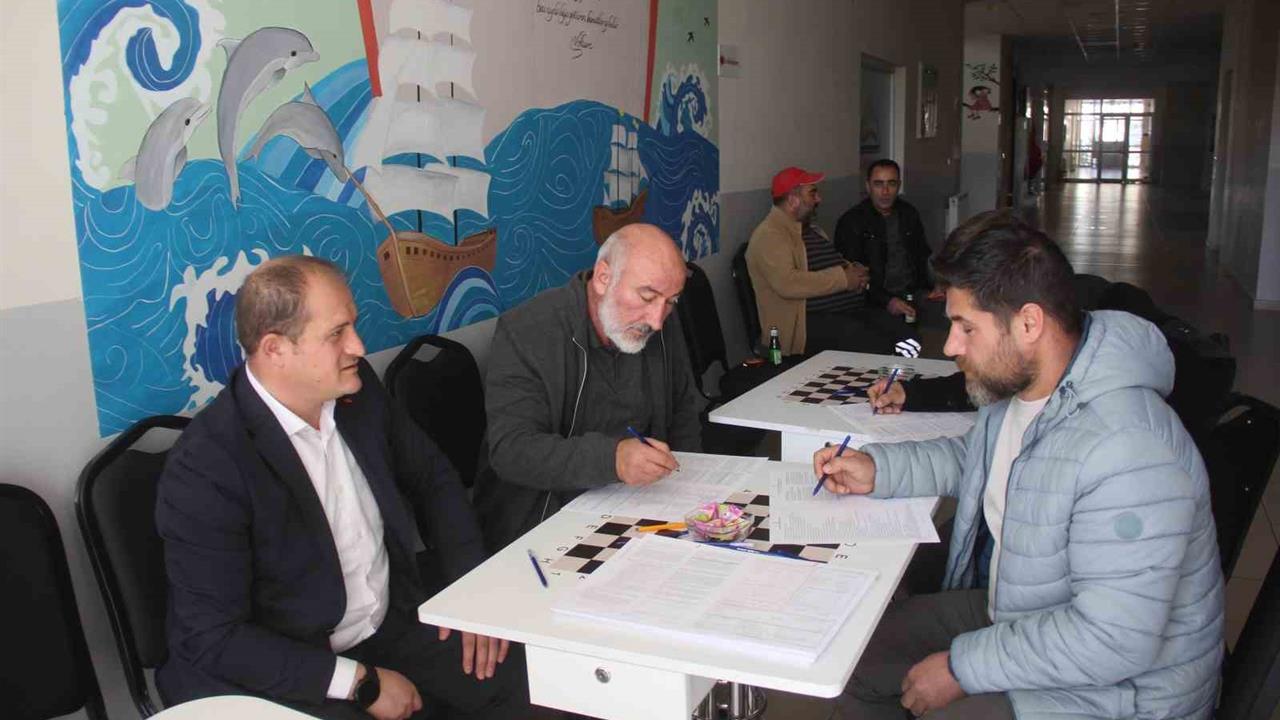 Sivas Zara'da Düzenlenen Kan Bağışı Kampanyasında 98 Bağış Yapıldı