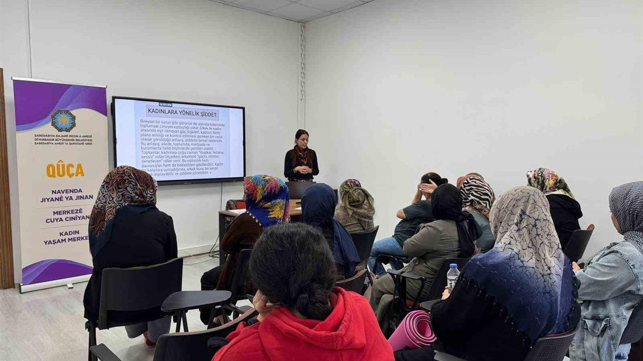 Diyarbakır'da Kadınlar İçin Farkındalık Atölyeleri Düzenlendi