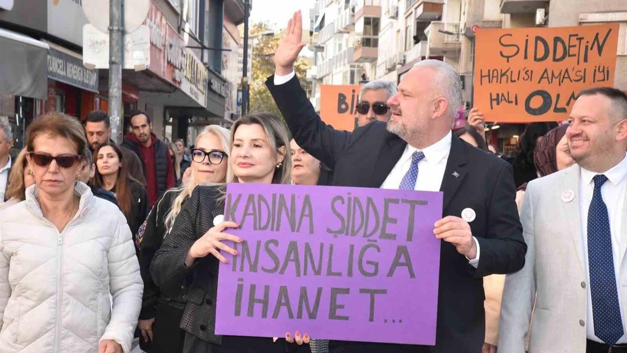 İzmir Menemen'de Kadına Yönelik Şiddete Dikkat Çekildi