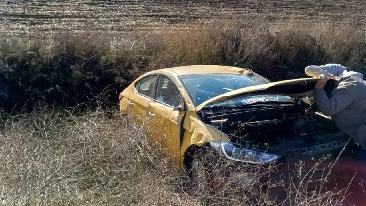 Bolu Yeniçağa'da Kontrolden Çıkan Ticari Taksi Tarlaya Uçtu