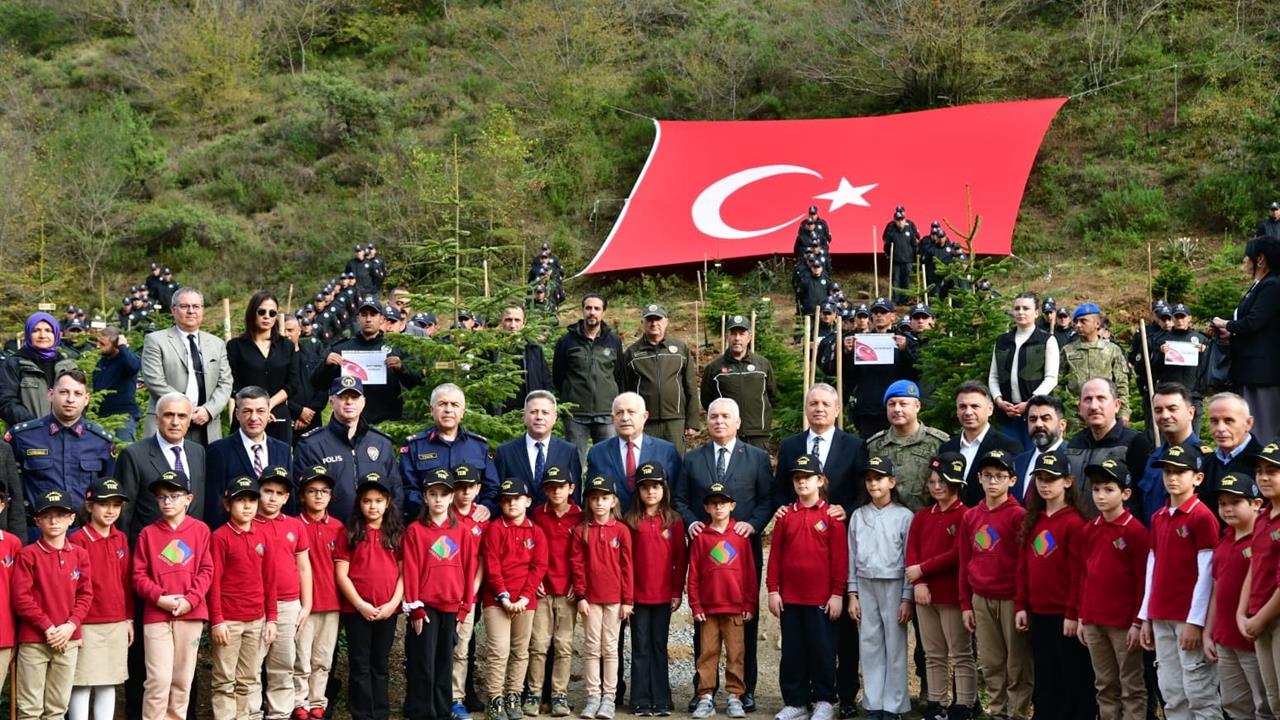 Trabzon'da Şehitler İçin Fidan Dikim Etkinliği Düzenlendi