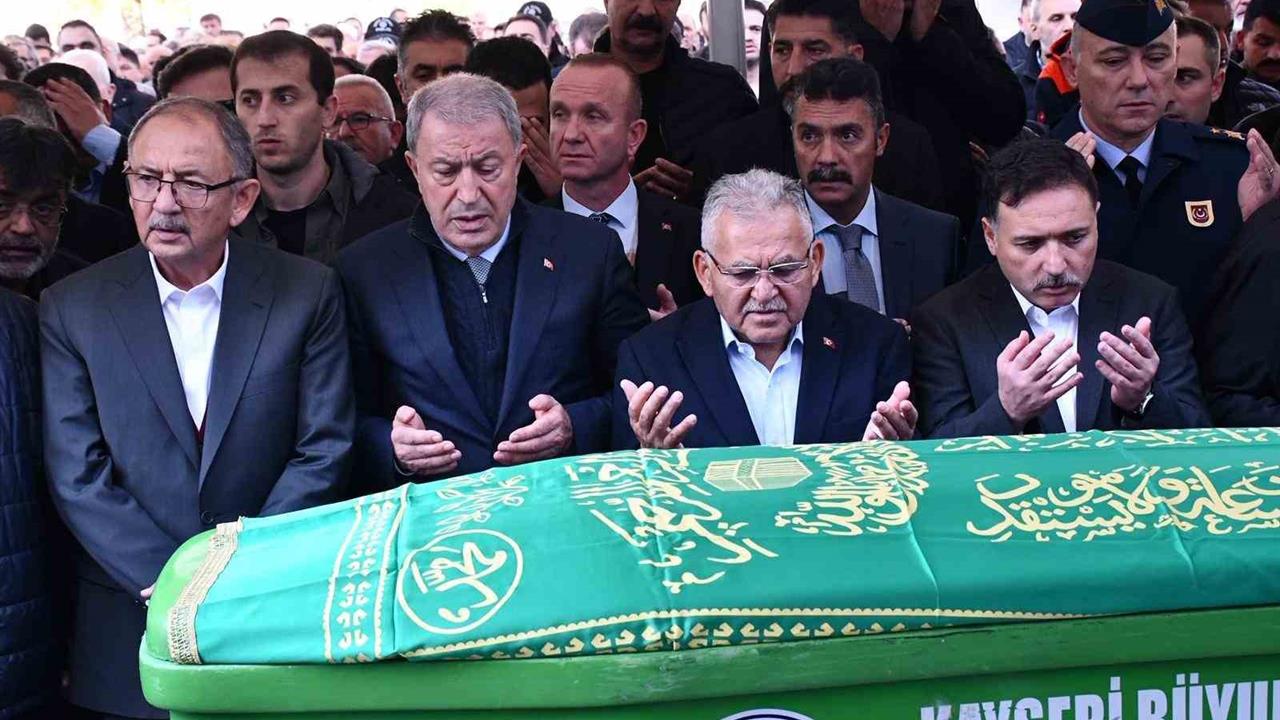 Kayseri'de Ramazan Büyükkılıç'ın Cenaze Törenine Yoğun İlgi Gösterildi