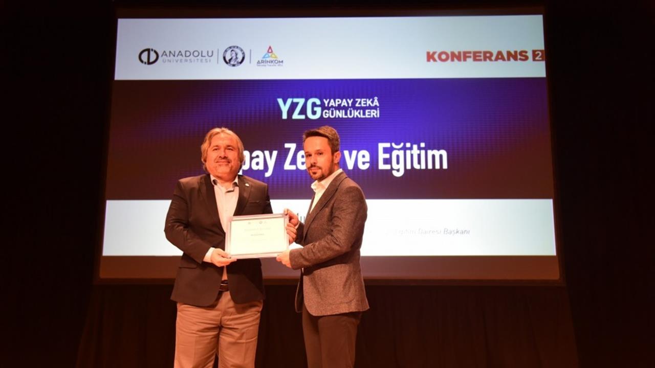 Eskişehir Anadolu Üniversitesi'nde Yapay Zekâ ve Eğitim Konferansı Gerçekleştirildi