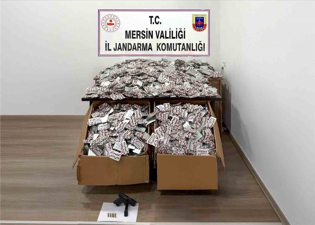 Jandarma’dan Mersin’de Büyük Darbe: 448 Bin Captagon Ele Geçirildi, 4 Kişi Tutuklandı