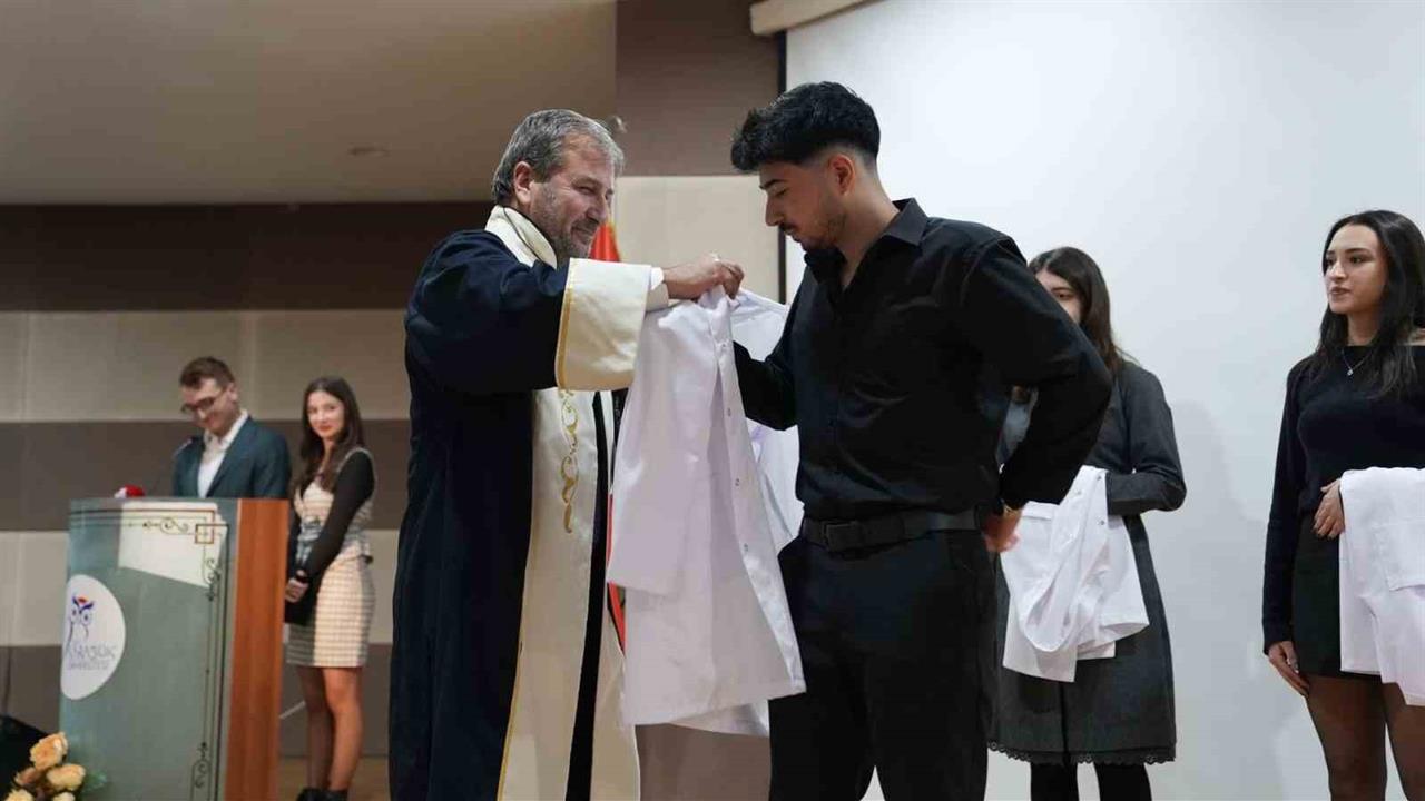 Karabük'te Tıp Fakültesi Öğrencileri Beyaz Önlüklerini Giydi