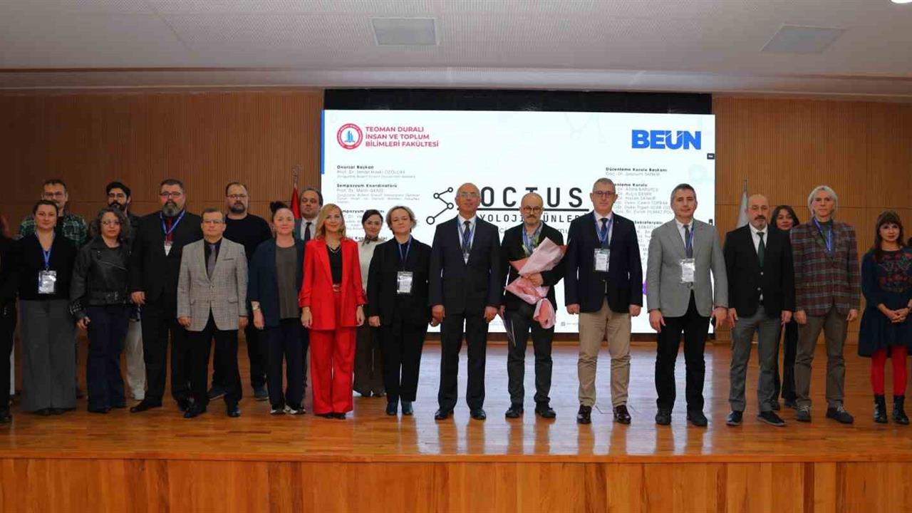 Zonguldak Bülent Ecevit Üniversitesi'nde Sosyoloji Günleri Sempozyumu açılış töreniyle başladı.