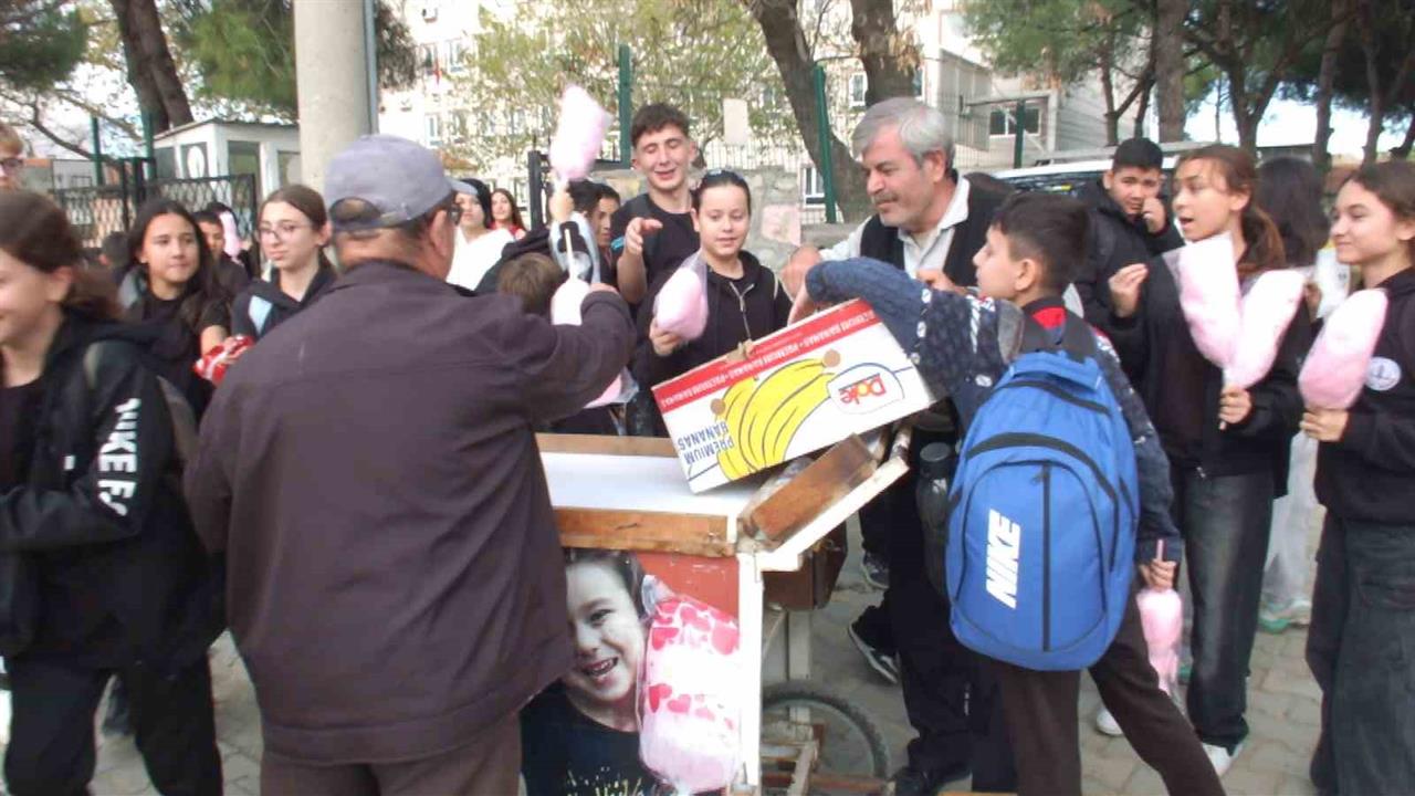 Balıkesir'de Pamuk Şekeri Hayrı Gerçekleştirildi