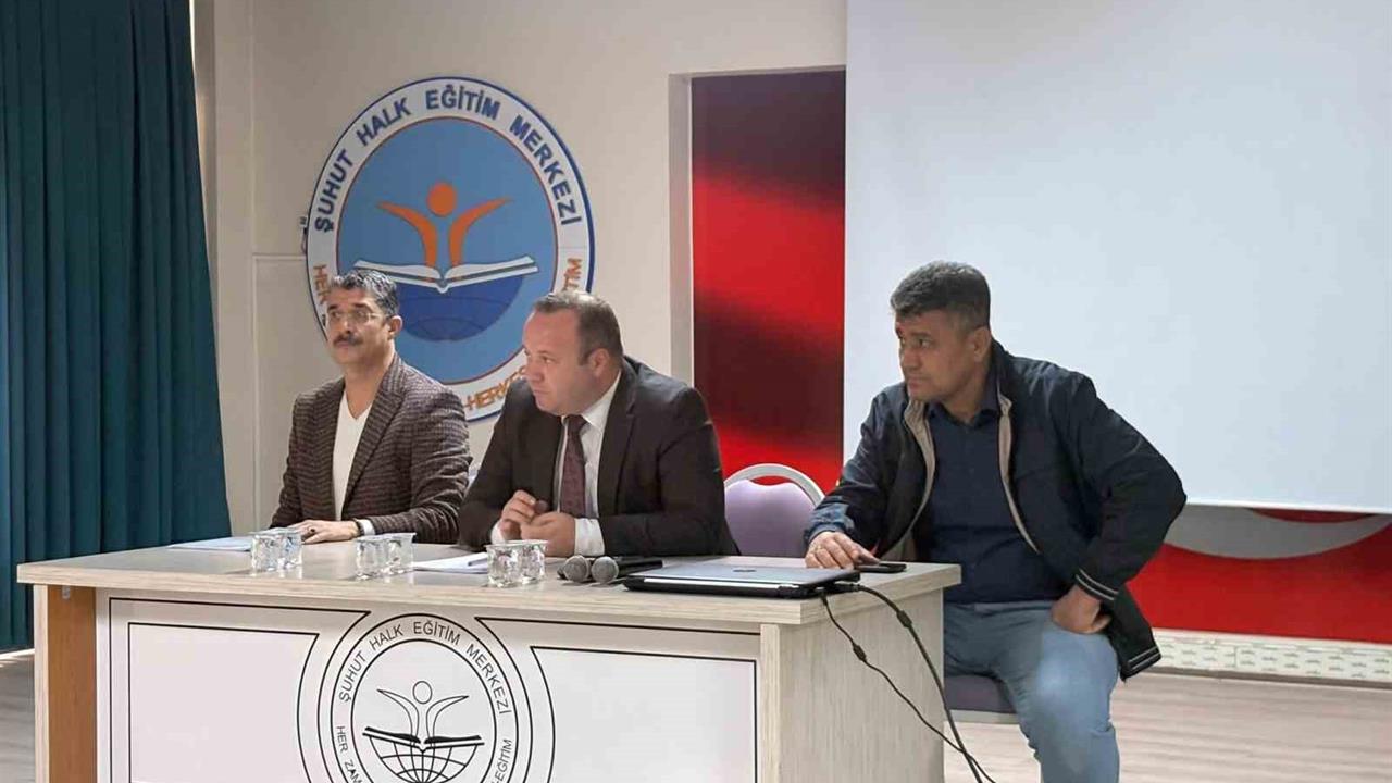 Afyonkarahisar Şuhut’ta KHGB Toplantısı Kaymakam İzzet Cem Eser’in Başkanlığında Yapıldı