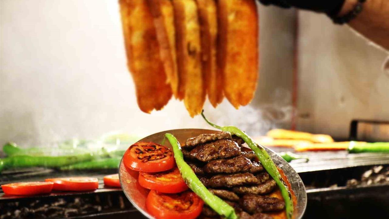 Sakarya'da Yoksulluktan Gelen Islama Köfte Dünya Listesinde 59'uncu Sırada Yer Aldı