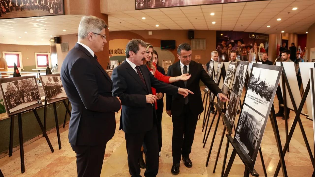 Samsun'da 24 Kasım Öğretmenler Günü Etkinlikleri Kapsamında Sergi Açıldı