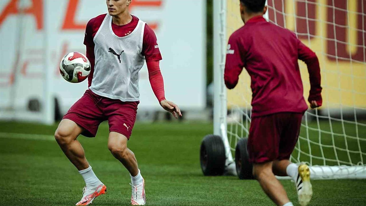 İstanbul'da Galatasaray, Fenerbahçe Derbisi İçin Hazırlıklarına Başladı