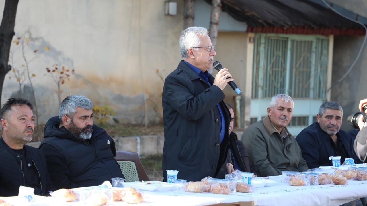 Yozgat'taki 100. Yıl Sanayi Sitesi esnafıyla bir araya gelen Başkan Arslan, fiziki şartları iyileştirme sözü verdi.