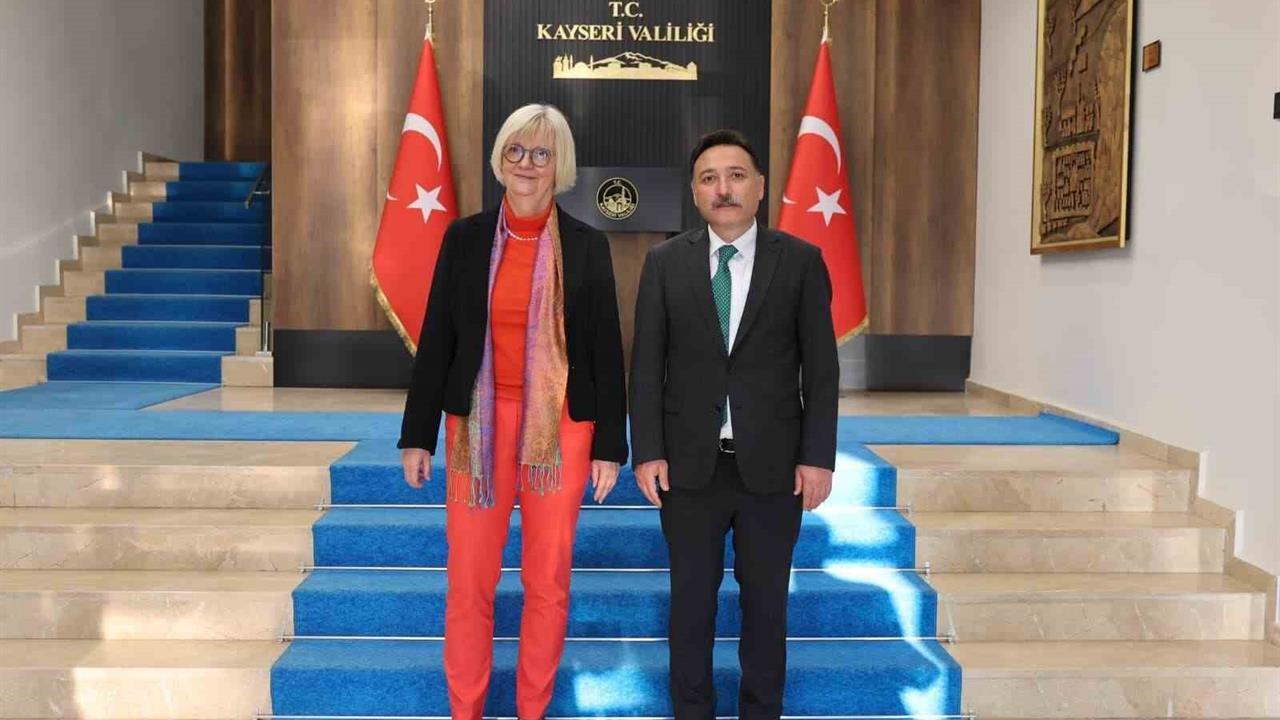 Almanya Federal Cumhuriyeti Büyükelçisi Sibylle Sorg, Kayseri Valisi Gökmen Çiçek ile görüştü.