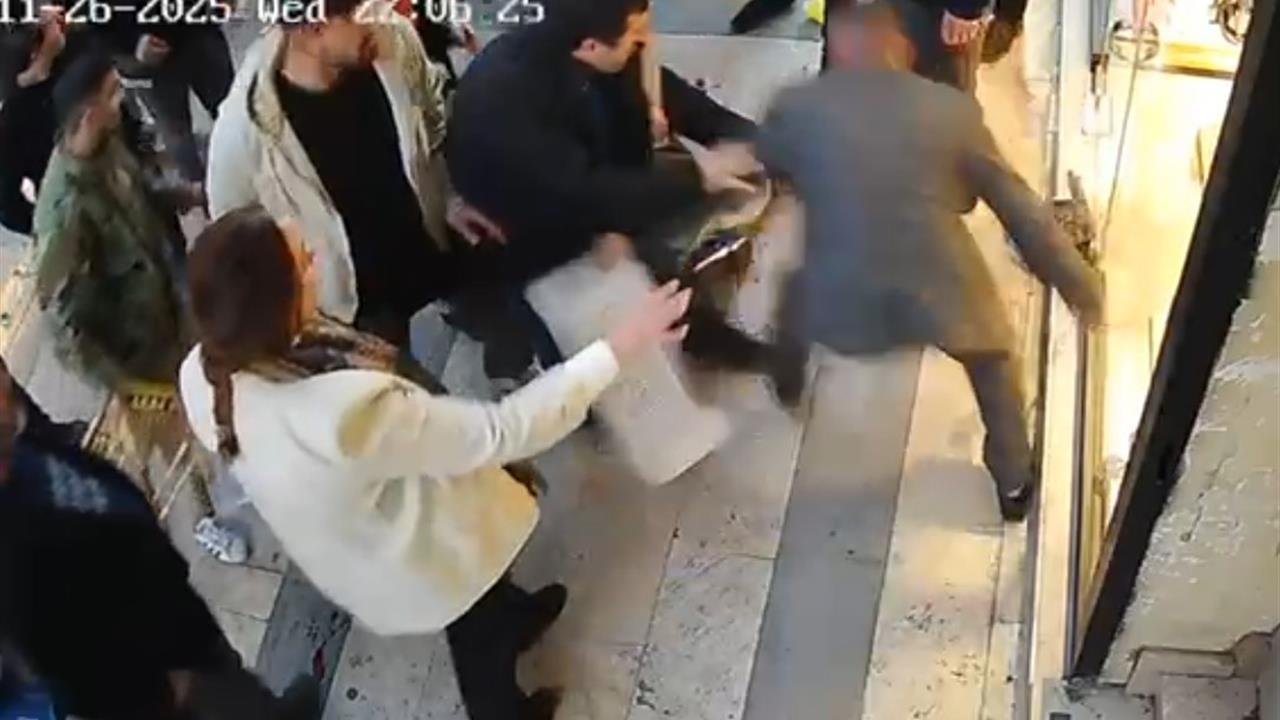 Gümüşhane Karaer Mahallesi'nde Bıçaklı Saldırıya Esnaflar Müdahale Etti