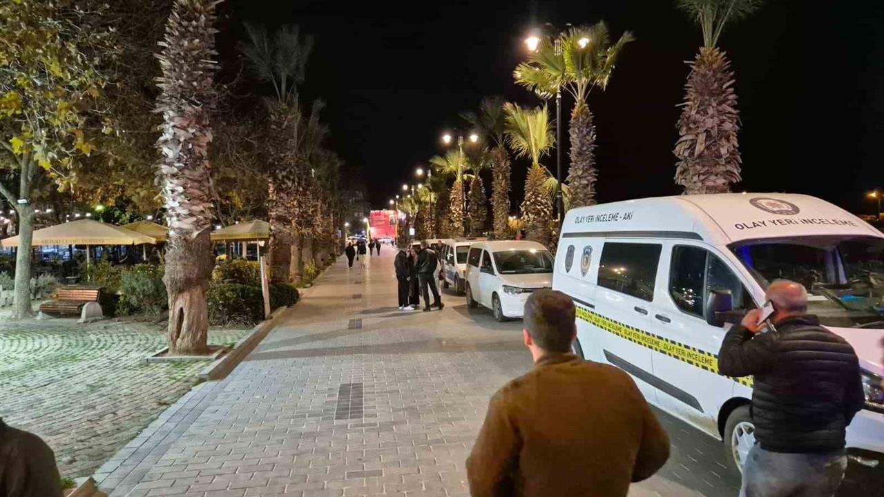 Silivri'de Denizde Bulunan Erkek Cesedi Üzerinde İnceleme Yapıldı
