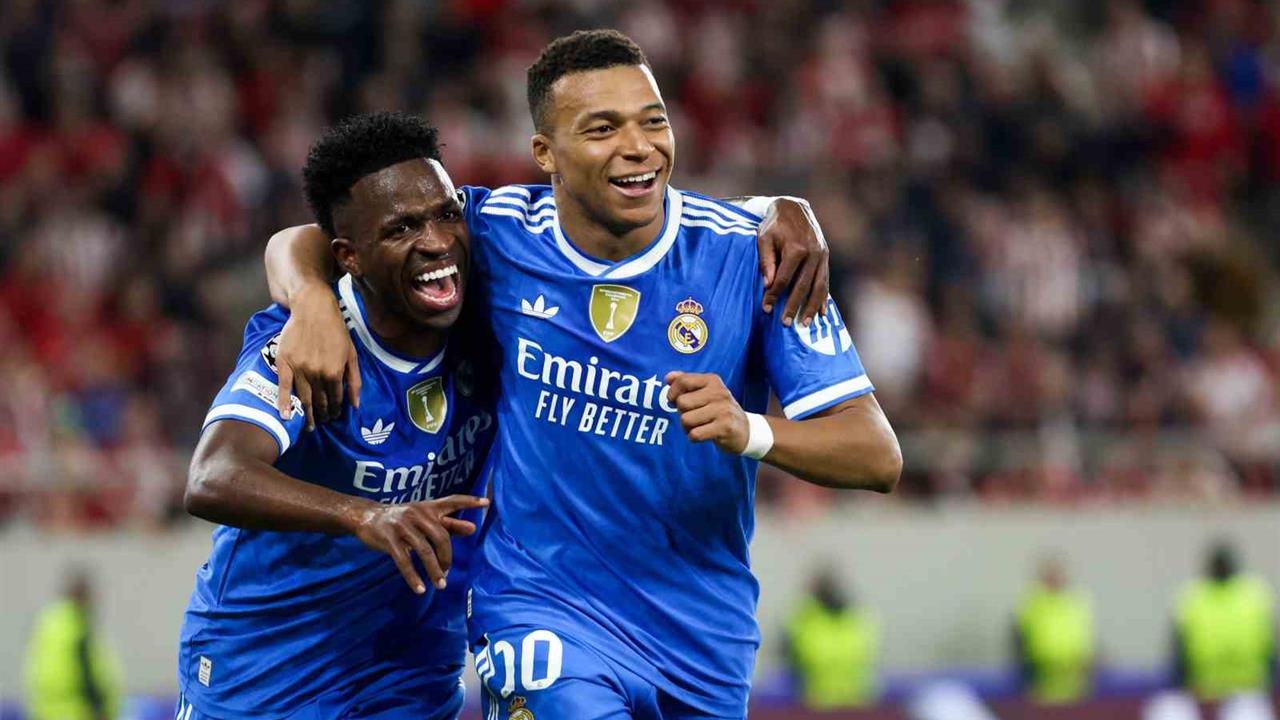 İstanbul'da Real Madrid, Mbappe'nin 4 golüyle Olympiakos'u yendi