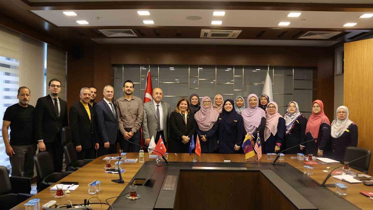 Gaziantep'te HKÜ ve Malezya MARA Teknoloji Üniversitesi İş Birliği Protokolü İmzaladı