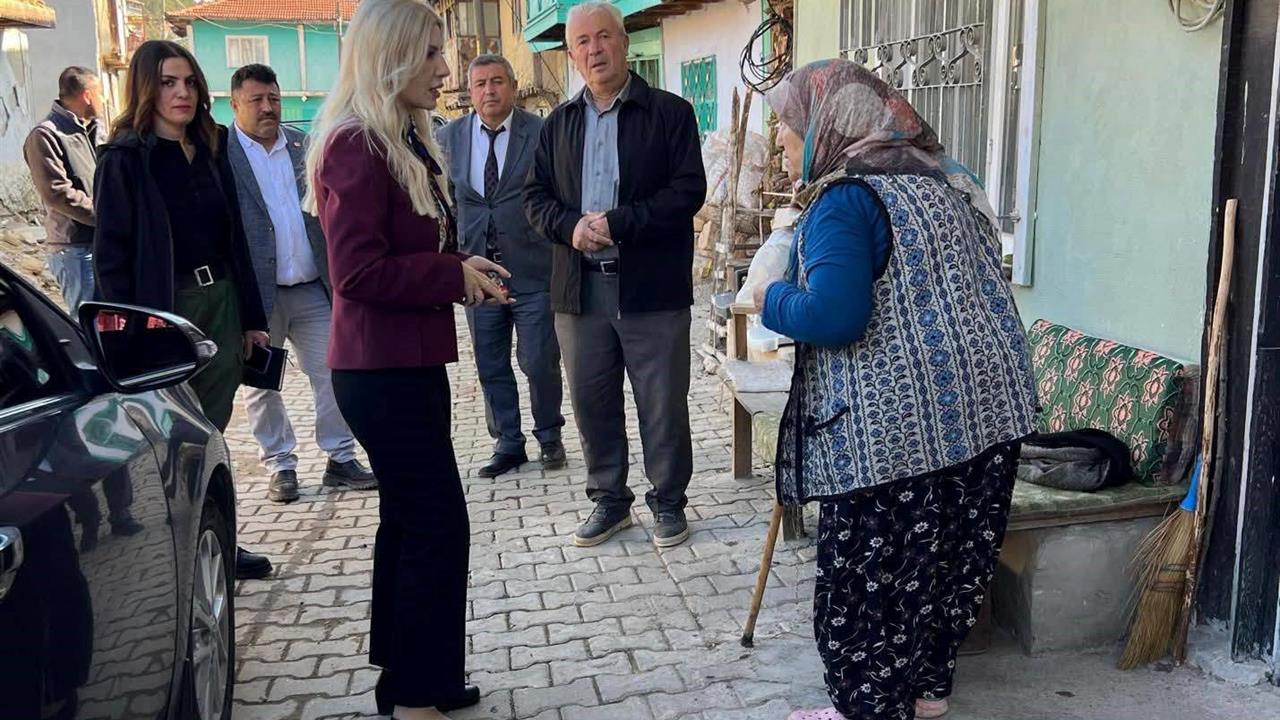 Kütahya Altıntaş Kaymakamı Ayşegül Yıldırım, Yeşilyurt Köyü’nü Ziyaret Etti.