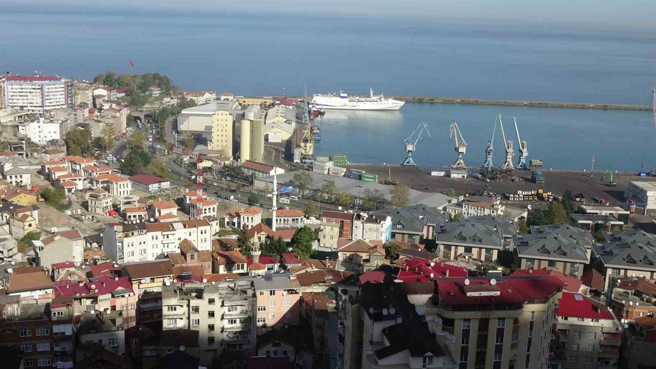 Trabzon'da Çömlekçi Dönüşüm Projesi ile Liman Entegrasyonu Tartışılıyor
