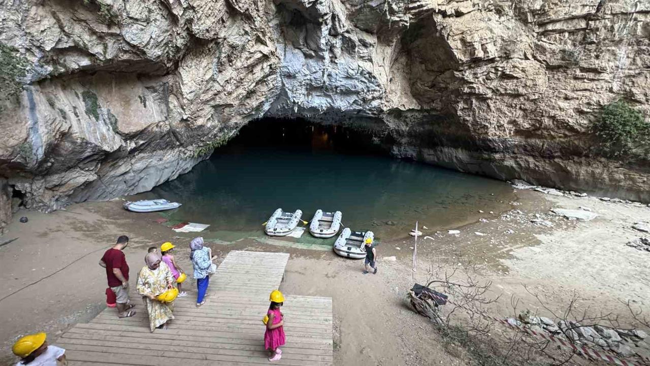 Antalya İbradı'daki Altınbeşik Mağarası, Tadilat Çalışmaları Nedeniyle Ziyarete Kapatıldı