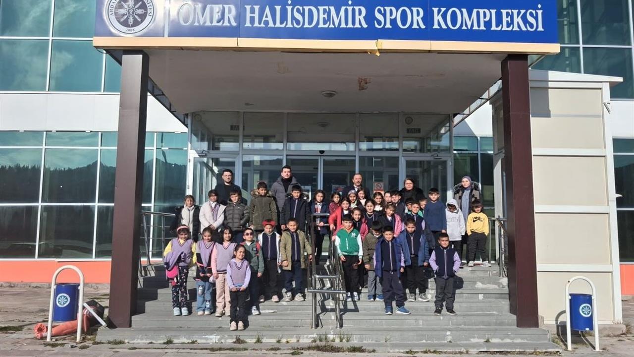 Ardahan Çıldır'da Köy Okulları Öğrencileri Sinema İle Buluştu