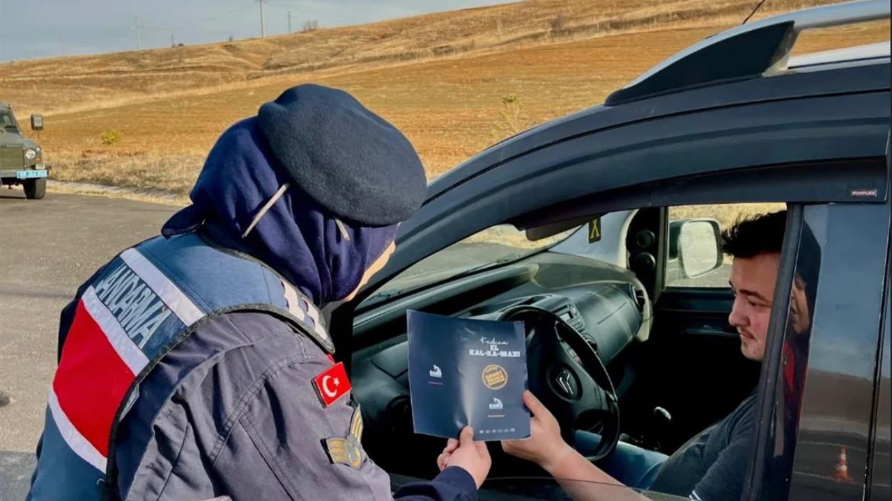 Bayburt'ta Sürücülere Kadına Yönelik Şiddetle Mücadele Hakkında Bilgi Verildi