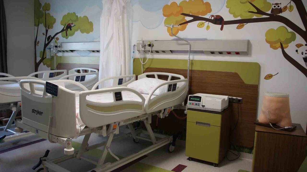 Elazığ Fethi Sekin Şehir Hastanesi'nde Çocuk Periton Diyalizi Ünitesi Hizmete Girdi