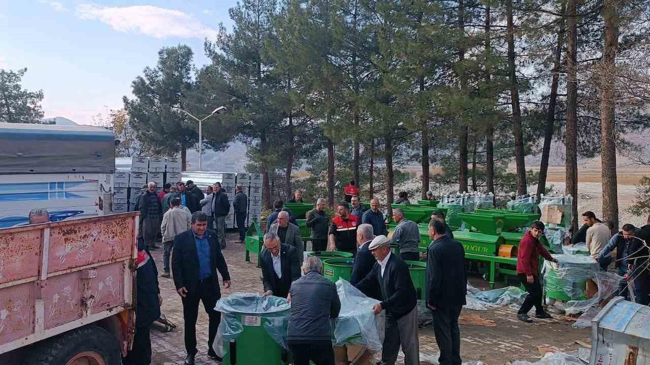 Adıyaman Gölbaşı'nda Çiftçilere Makine ve Ekipman Desteği Sağlandı