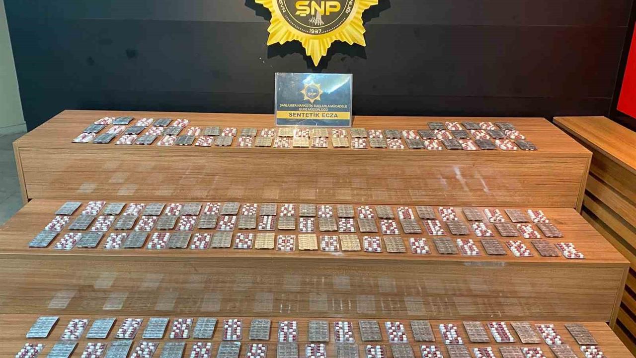 Şanlıurfa'da 2 Bin 404 Uyuşturucu Hapla Yakalanan Şahıs Gözaltına Alındı