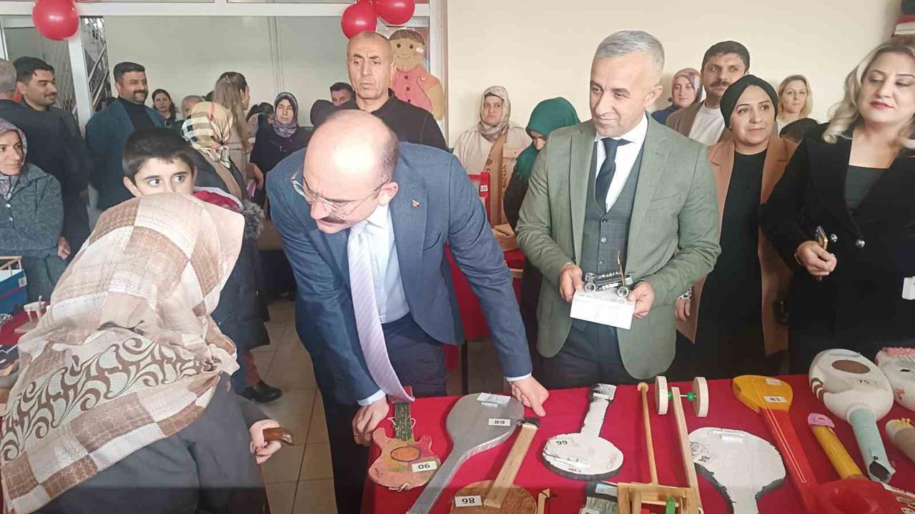 Doğanşehir'de Kültürel Mirası Yaşatan Köklerden Oyuncak Projesi Tanıtıldı