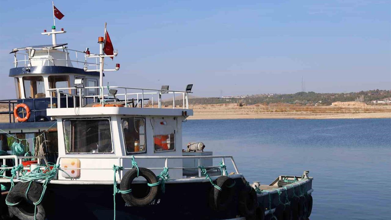 Kırşehir Hirfanlı Barajı'nda Türk somonu üretimi, ihracatla dikkat çekiyor.