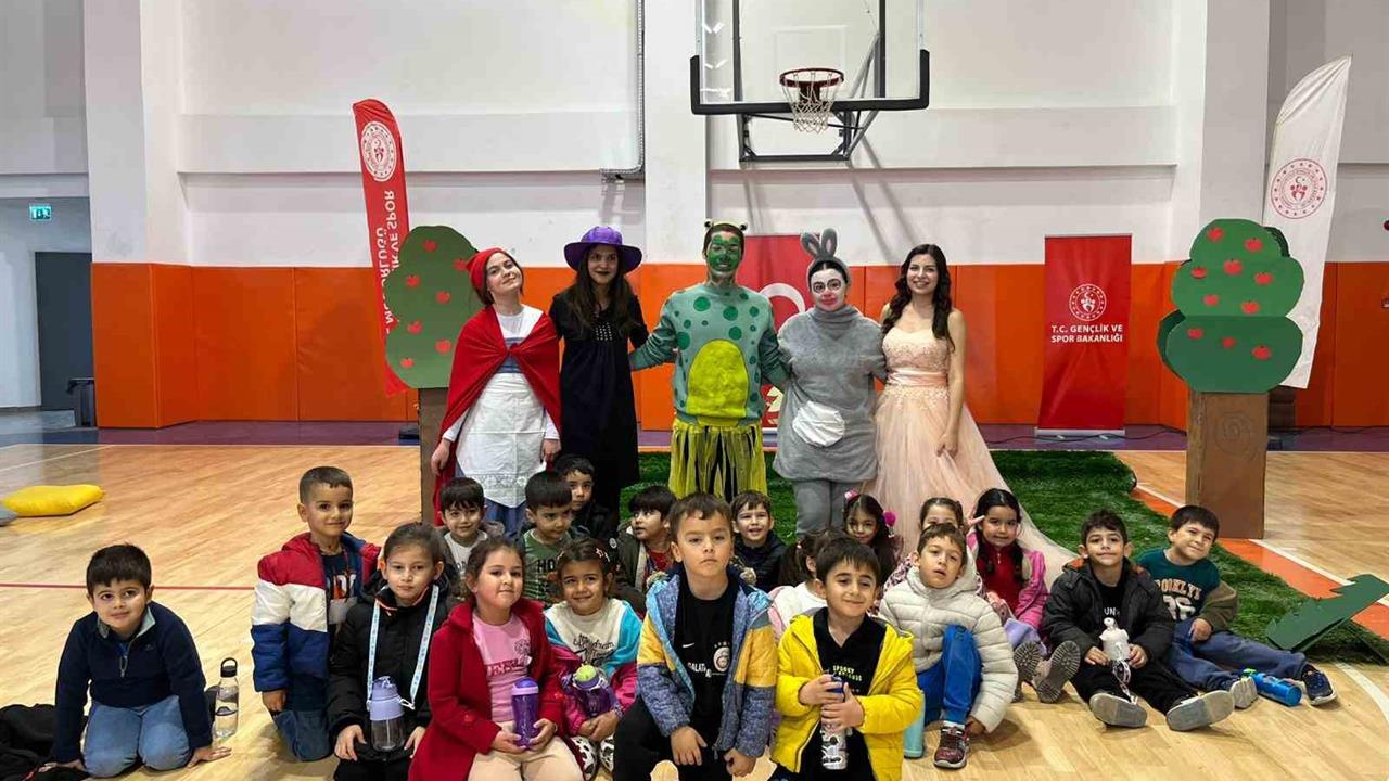 Muğla Ula'da Anaokulu Öğrencileri İçin Kayıp Masallar Etkinliği Düzenlendi