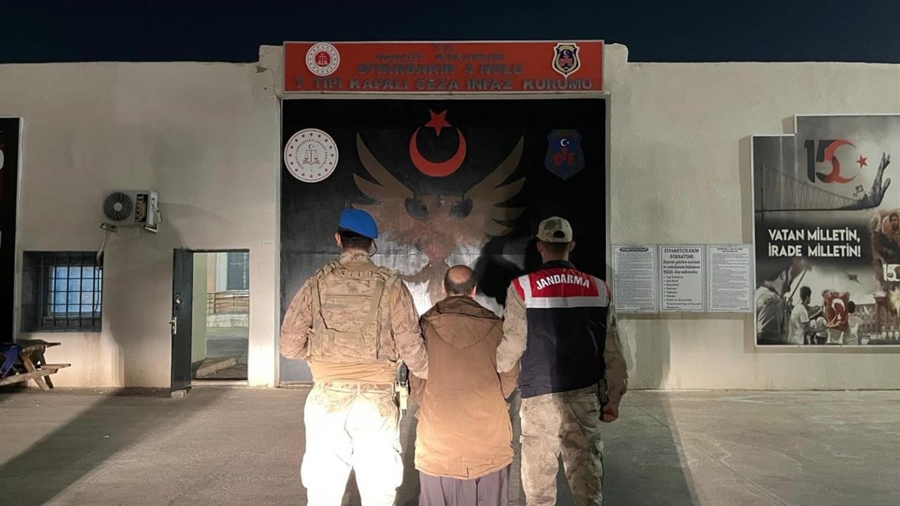 Diyarbakır Ergani'de Kasten Adam Öldürme Suçundan 25 Yıl Hapis Cezası Bulunan Şahıs Yakalandı