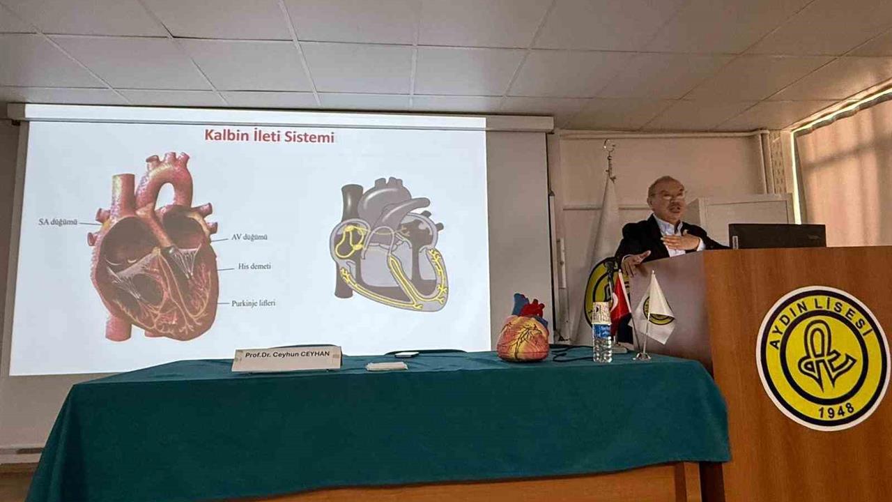 Aydın Lisesi'nde Akademisyen Prof. Dr. Ceyhun Ceyhan Öğrencilerle Buluştu