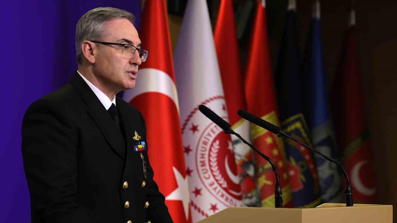 Ankara'da Milli Savunma Bakanlığı, Ukrayna'ya Türk askeri gönderileceği yönündeki iddialara açıklık getirdi.