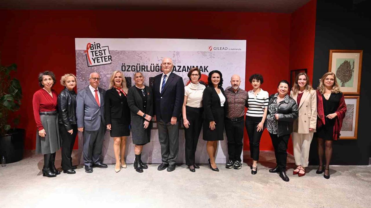 İstanbul'da Uzmanlar, HIV Testinin Erken Tanı İçin Önemi Üzerine Bilgilendirme Yaptı