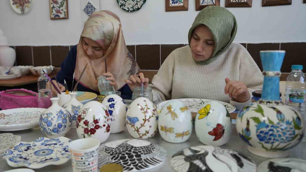 Niğde'de Açılan Çini Sanatı Kursu, Kadınların Buluşma Noktası Oldu