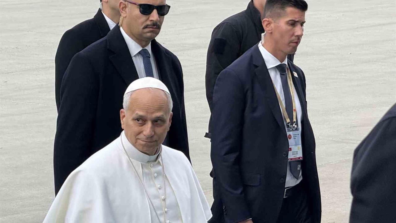 Papa 14. Leo, Ankara'da Resmi Ziyaretini Gerçekleştirmek İçin Ulaştı