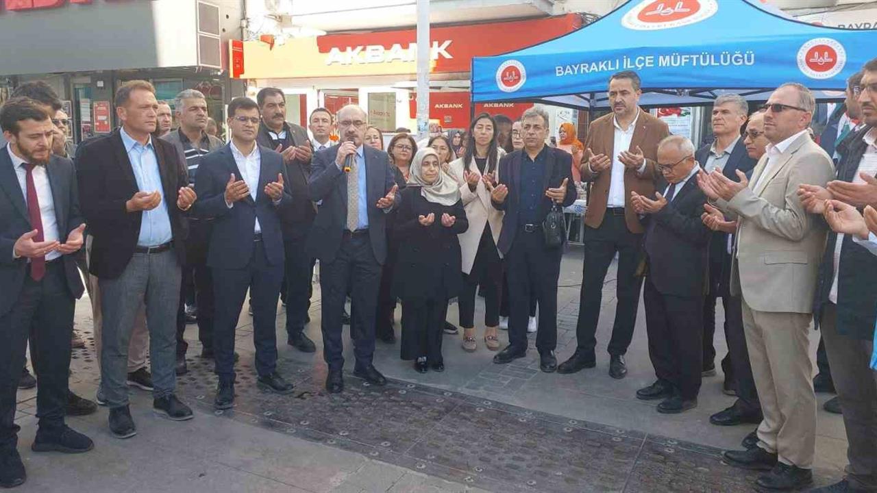 İzmir Bayraklı'da Gazze İçin Düzenlenen Yardım Etkinliğine İlgi Yoğundu