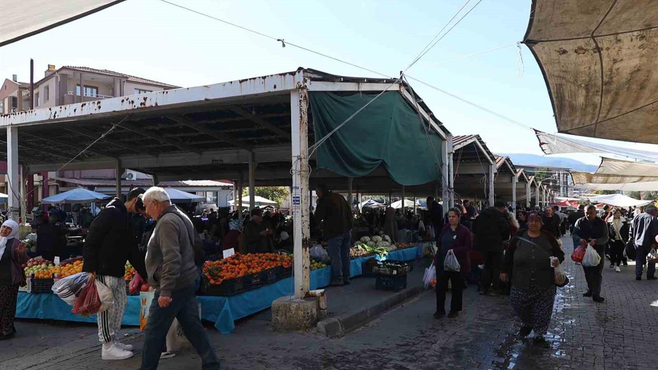Muğla Yatağan'da Pazar Yerinin Yenileme Çalışmaları Başladı